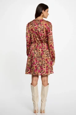 Vestido corto plisado