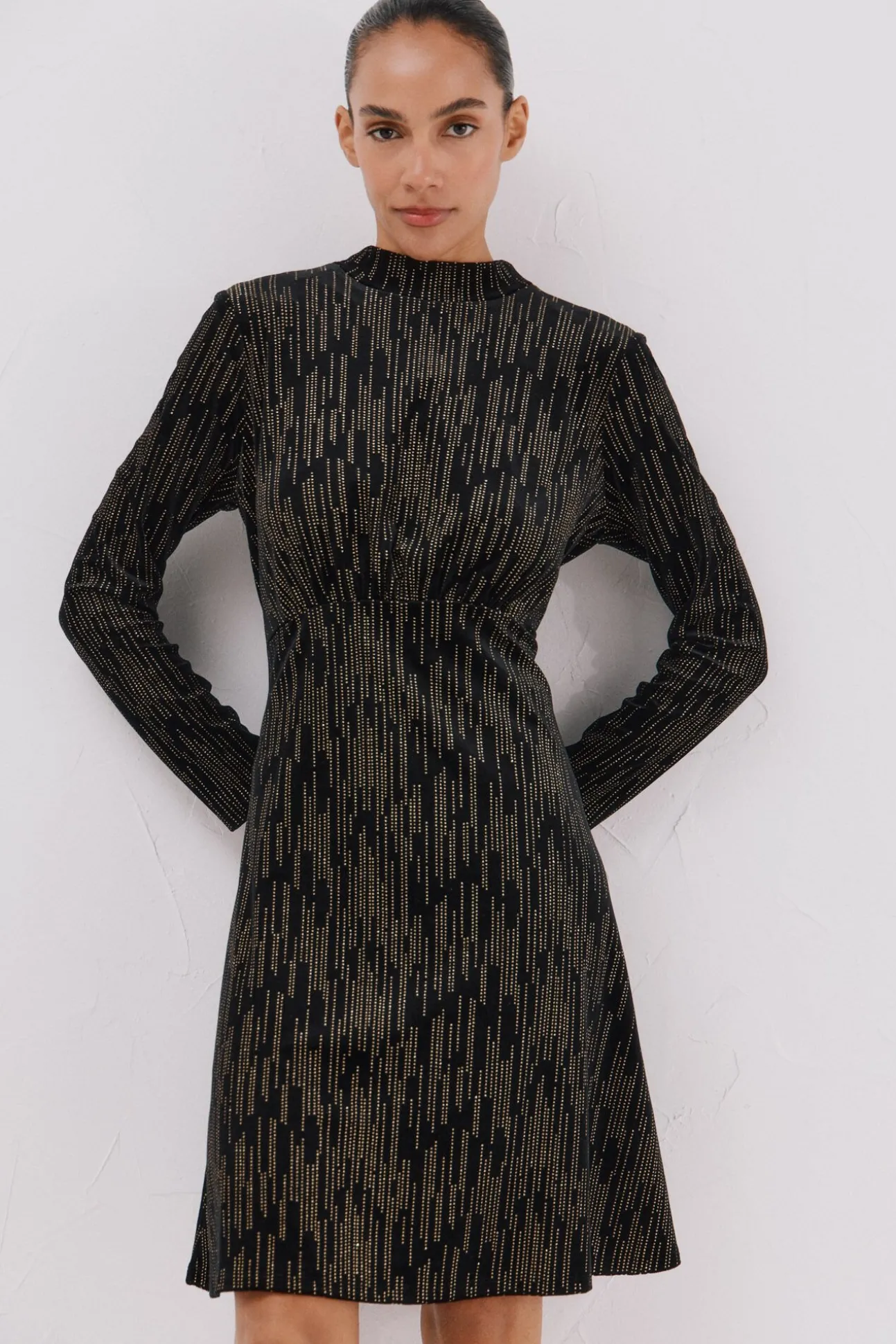 Vestido corto toques brillantes