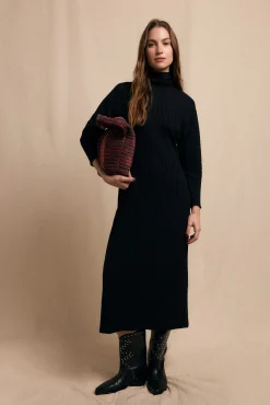 Vestido cuello alto canalé