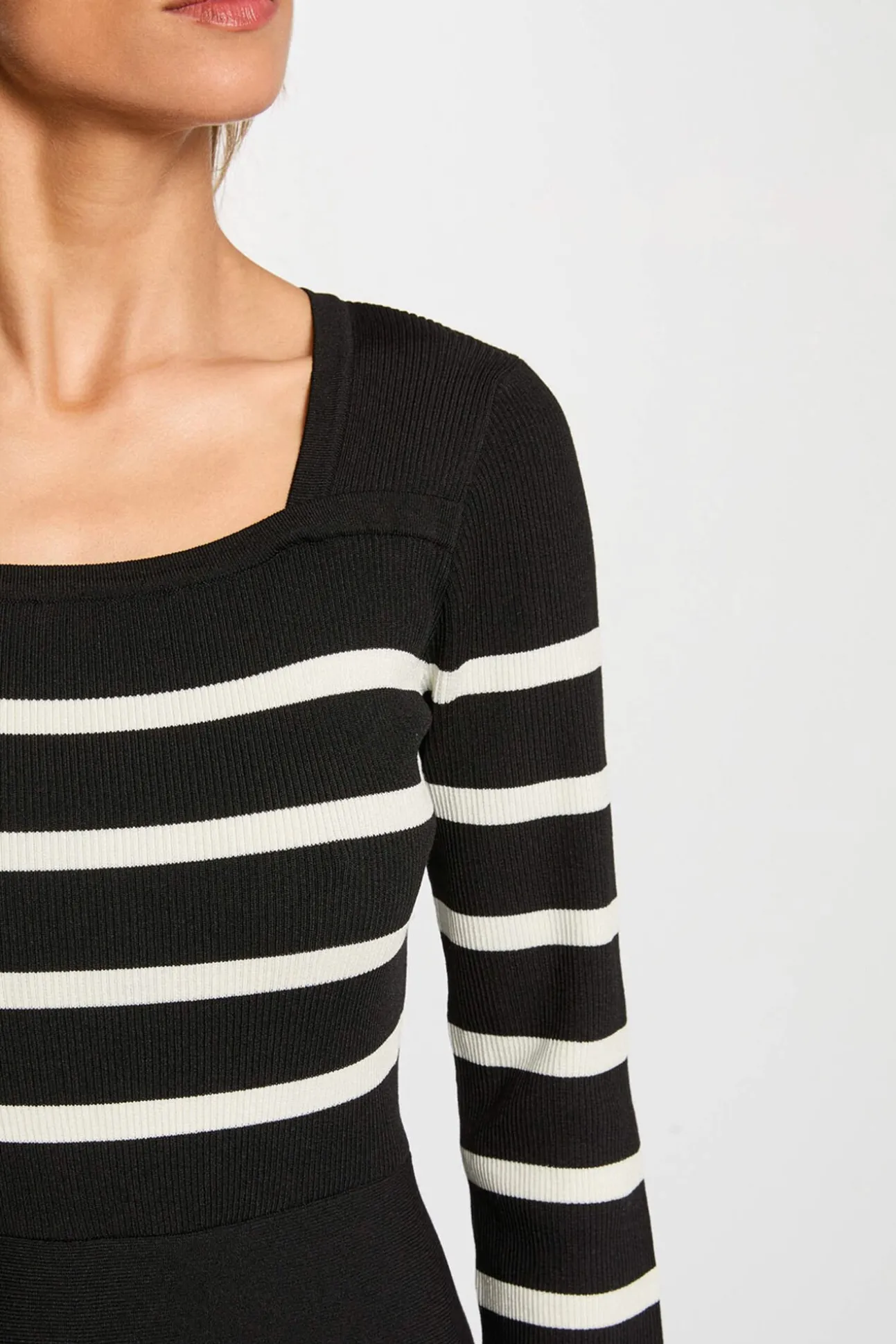 Vestido de punto tipo trapecio a rayas