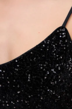 Vestido de tirantes con lentejuelas