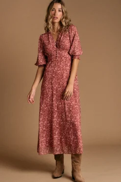 Vestido flores maquillaje