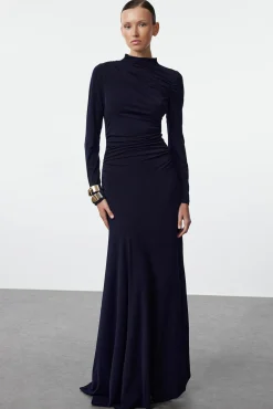 Vestido maxi de cuello alto