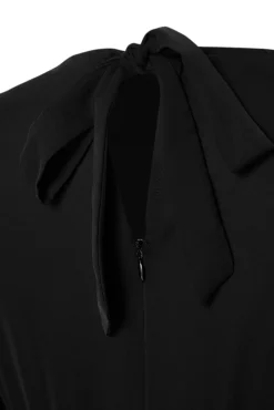 Vestido midi con abertura