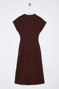 Vestido midi con cuello vuelto