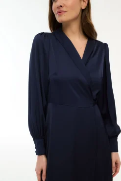 Vestido midi cruzado satinado