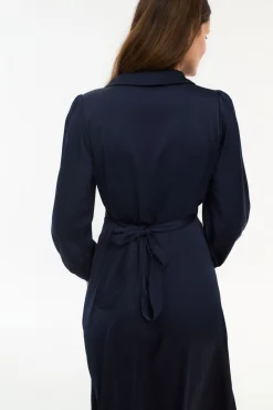 Vestido midi cruzado satinado