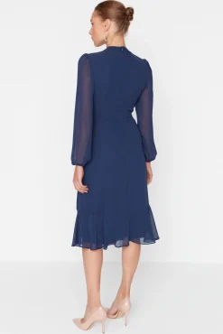 Vestido midi de cuellto alto