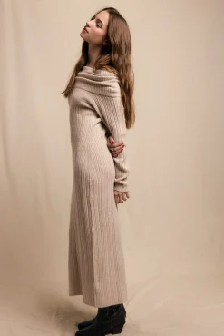 Vestido punto cuello amplio