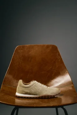 Zapatilla piel serraje