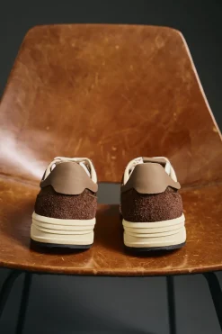 Zapatilla piel y tejido