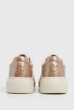 Zapatillas con tachas