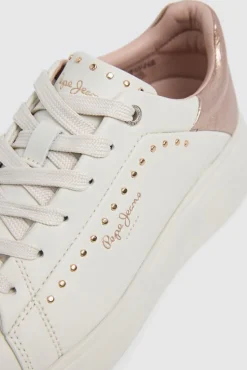 Zapatillas con tachas