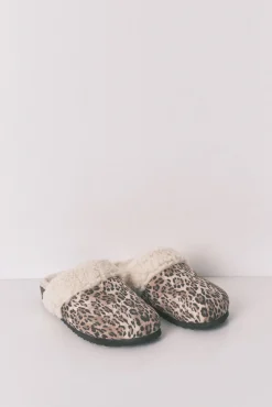 Zapatillas tipo zueco borreguito animal print