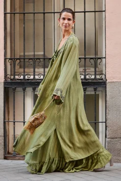 Zena. Kimono bordado